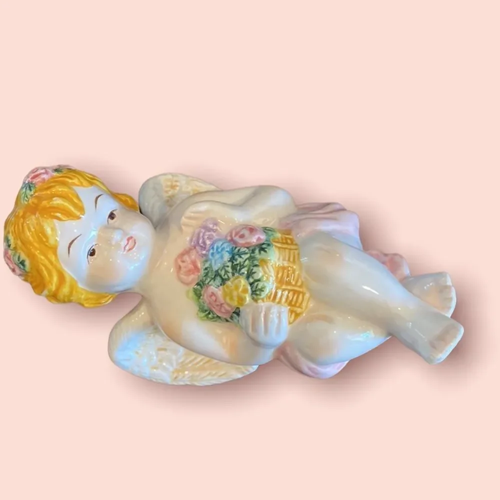 Baby Cherub Angel on a Cloud Salt and Pepper Shakers NWOT